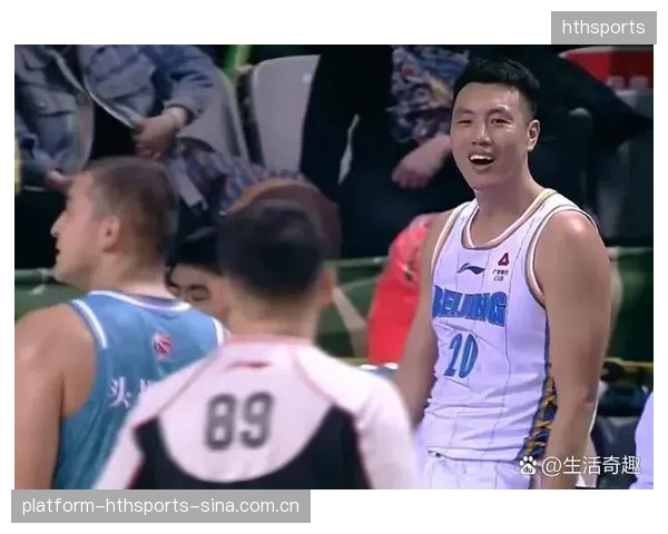 CBA精彩瞬间：关键回合造进攻犯规成胜负转折点